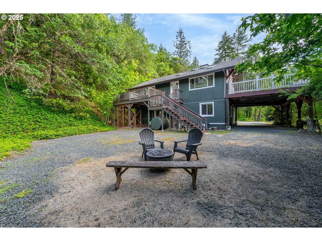 988 Savage Creek Rd, Grants Pass