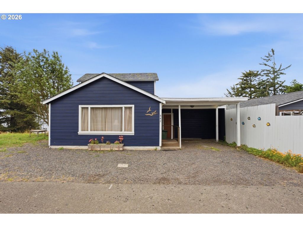 842 S Empire Blvd, Coos Bay
