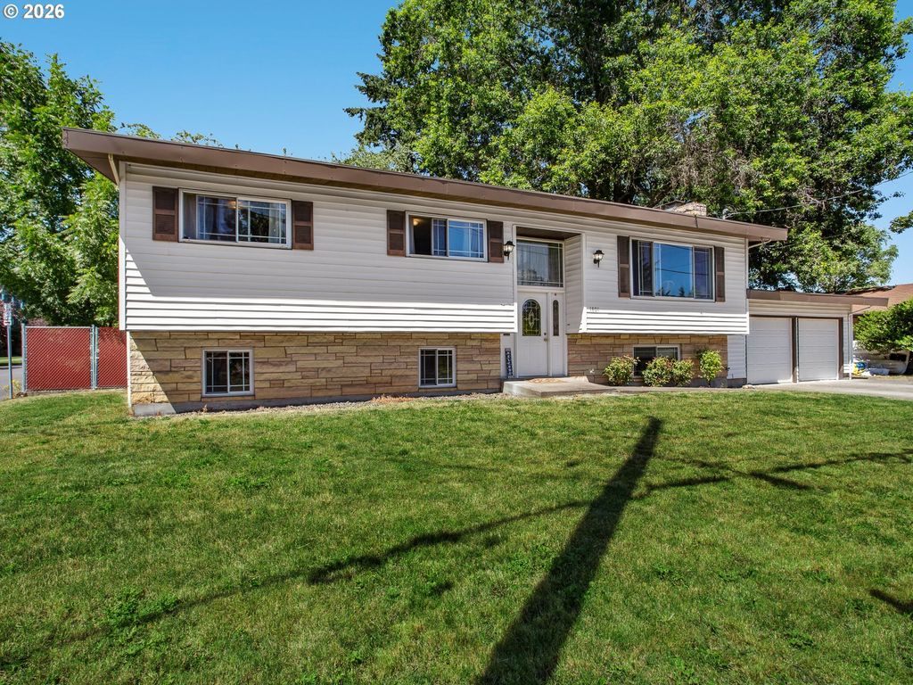 1801 E Laurel Dr, Newberg