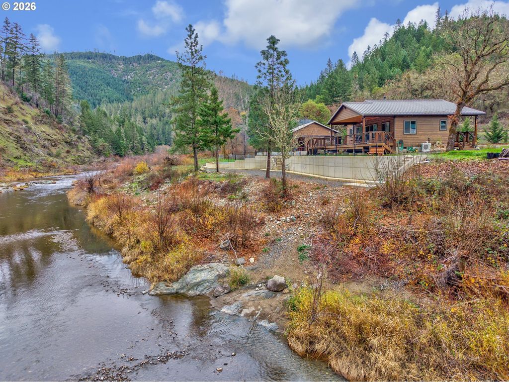4696 Cow Creek Rd, Riddle
