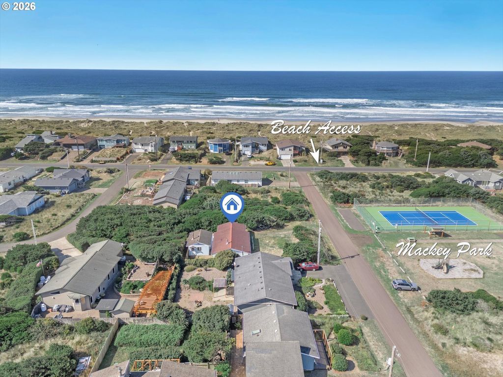 2001 Nw Mackey St, Waldport