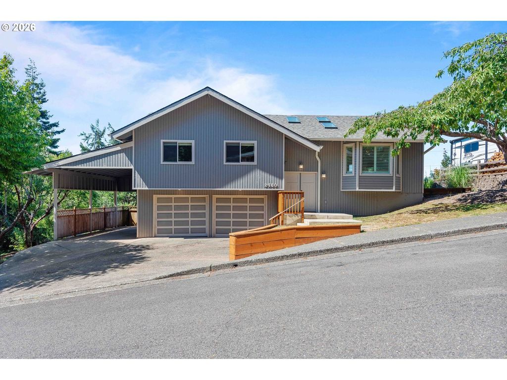 2460 Stephanie Ln, North Bend