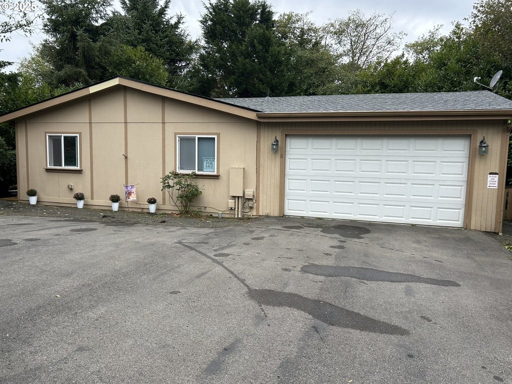 1600 Rhododendron Dr 6, Florence