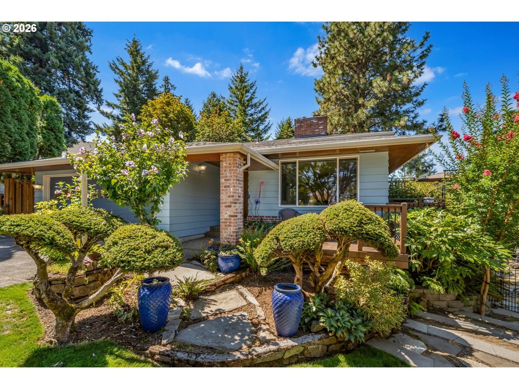 725 Nw Mawrcrest Dr, Gresham