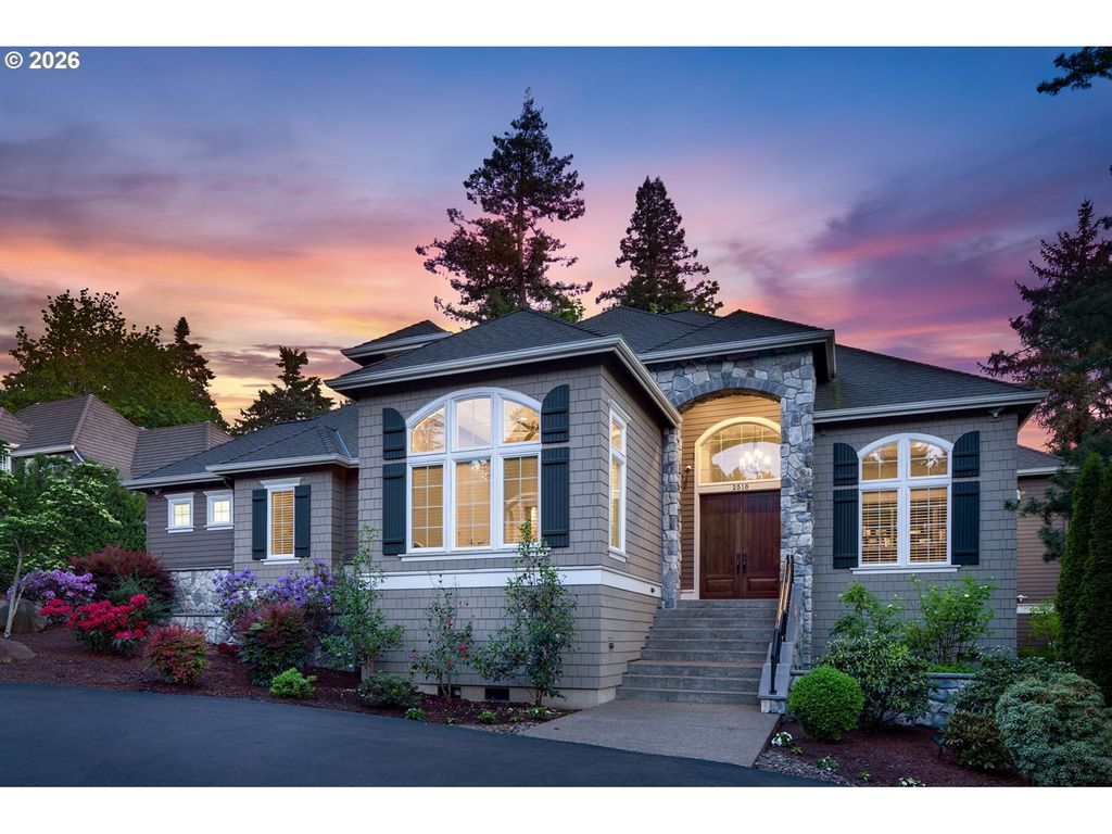 2518 Wembley Park Rd, Lake Oswego