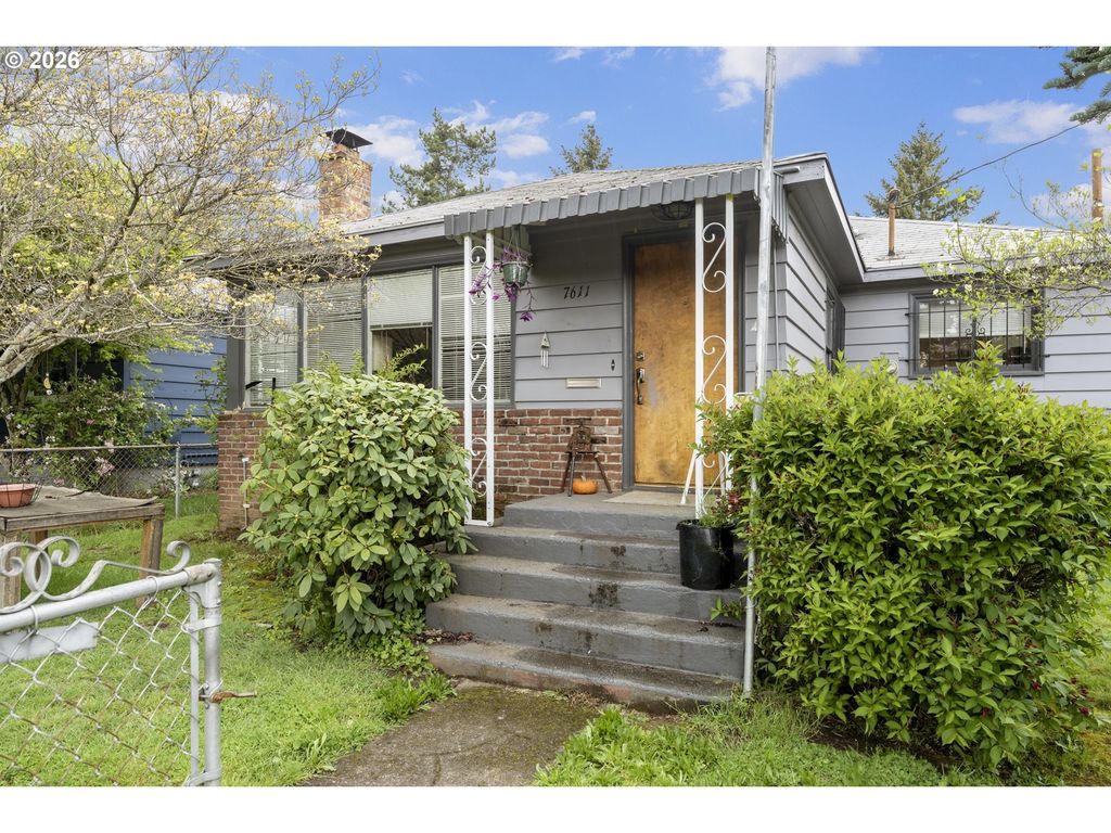 7611 Se Henderson St, Portland