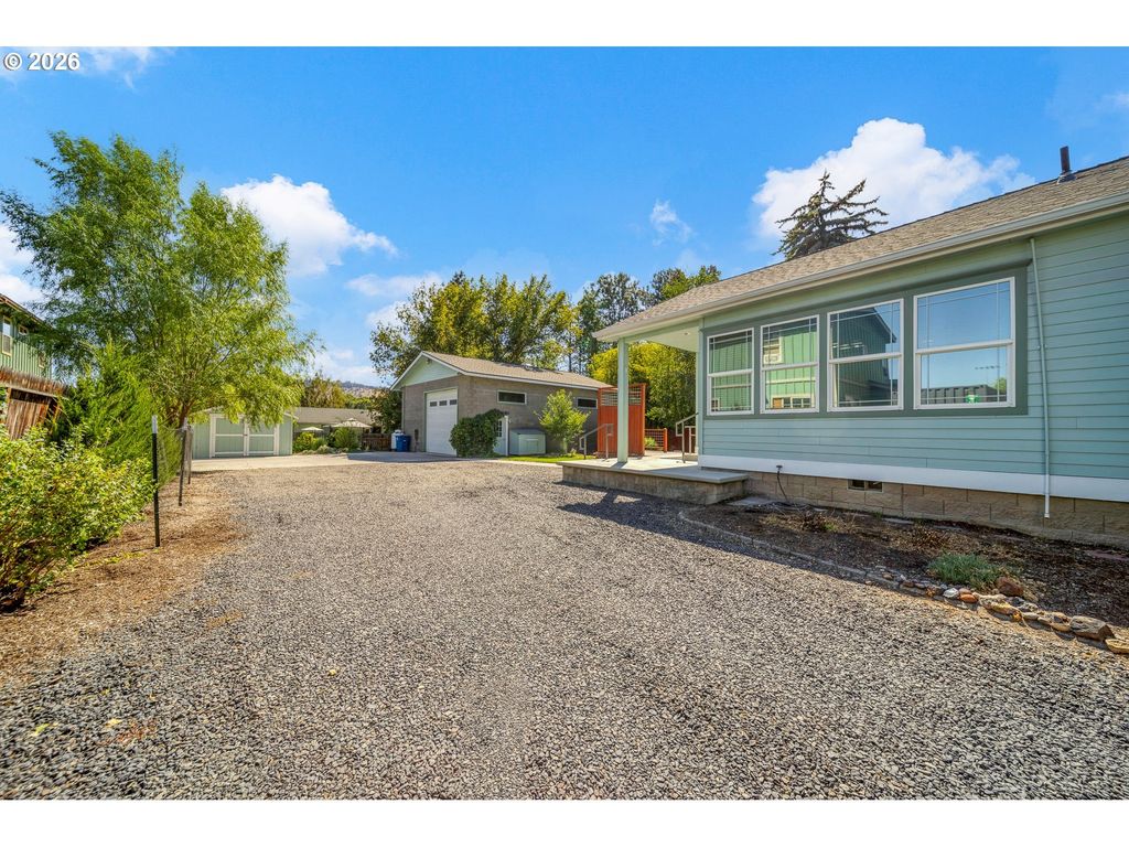 143 Sw Beaver St, Prineville