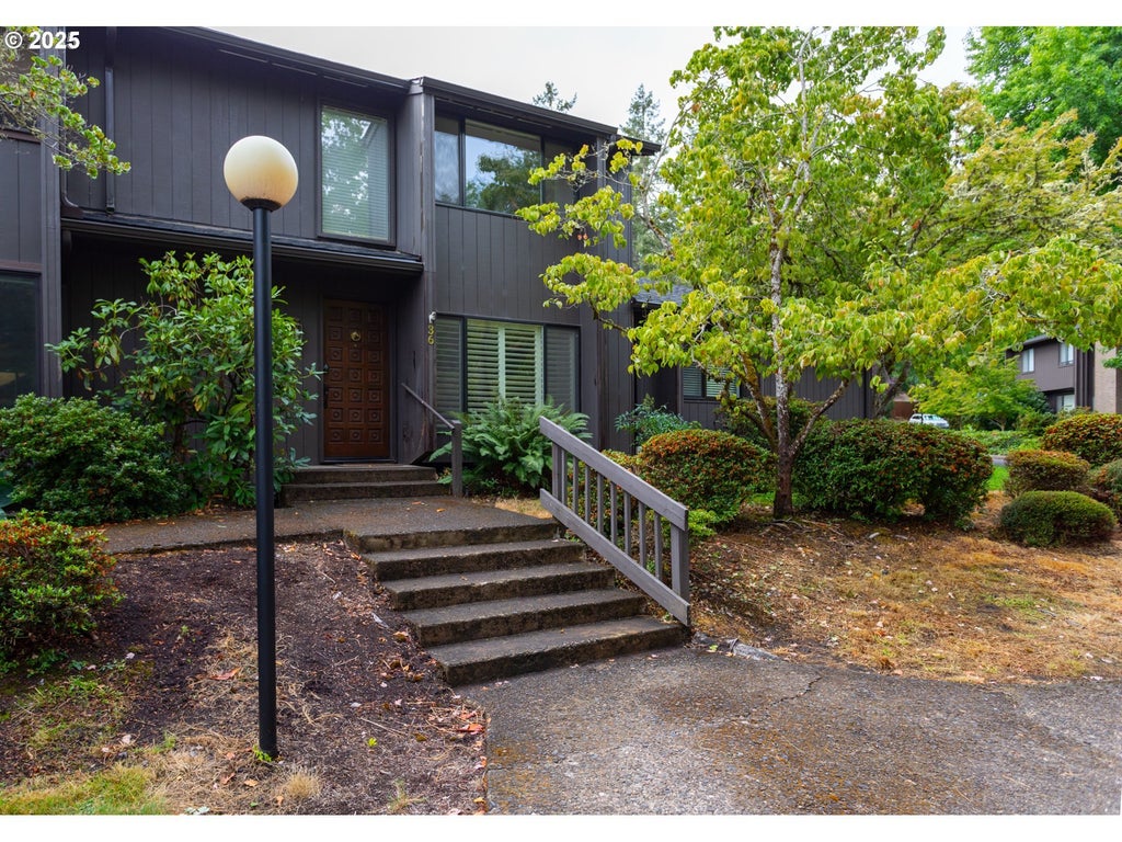 36 Westbrook Way, Eugene