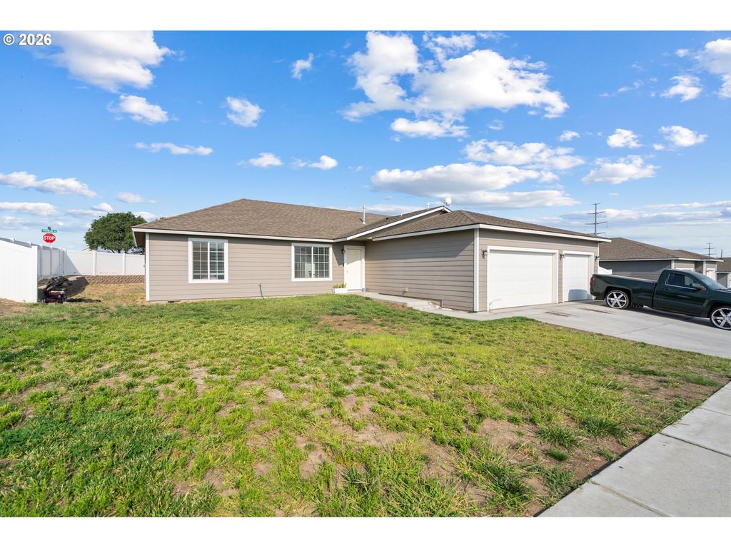 2734 Curlew St, Umatilla