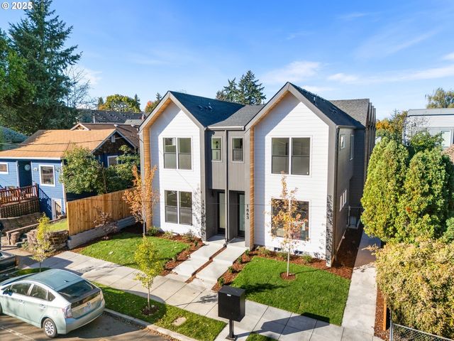 1863 Se Tacoma St 2, Portland