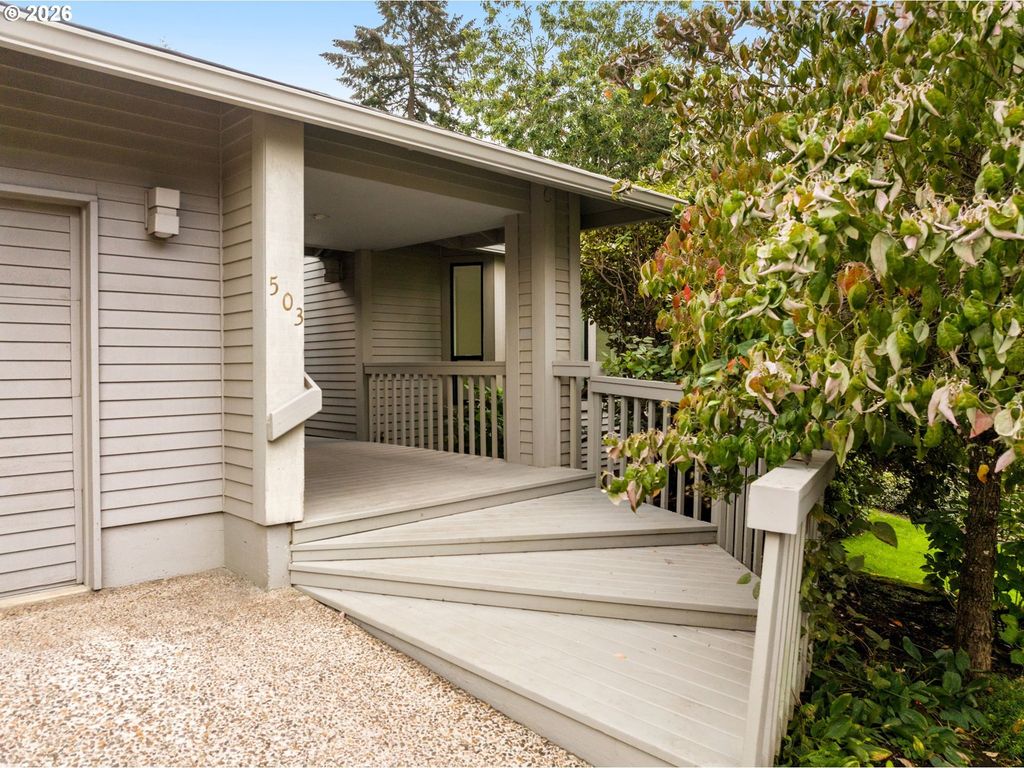 503 Sw Colony Dr, Portland