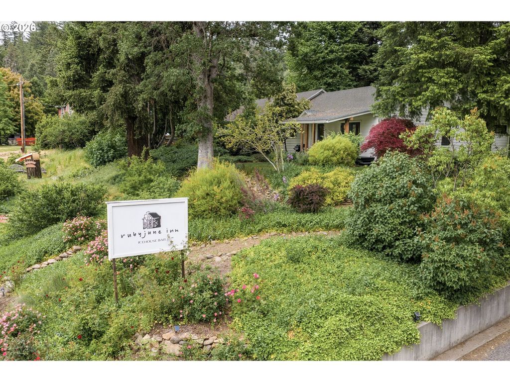 866 Highway 141, White Salmon