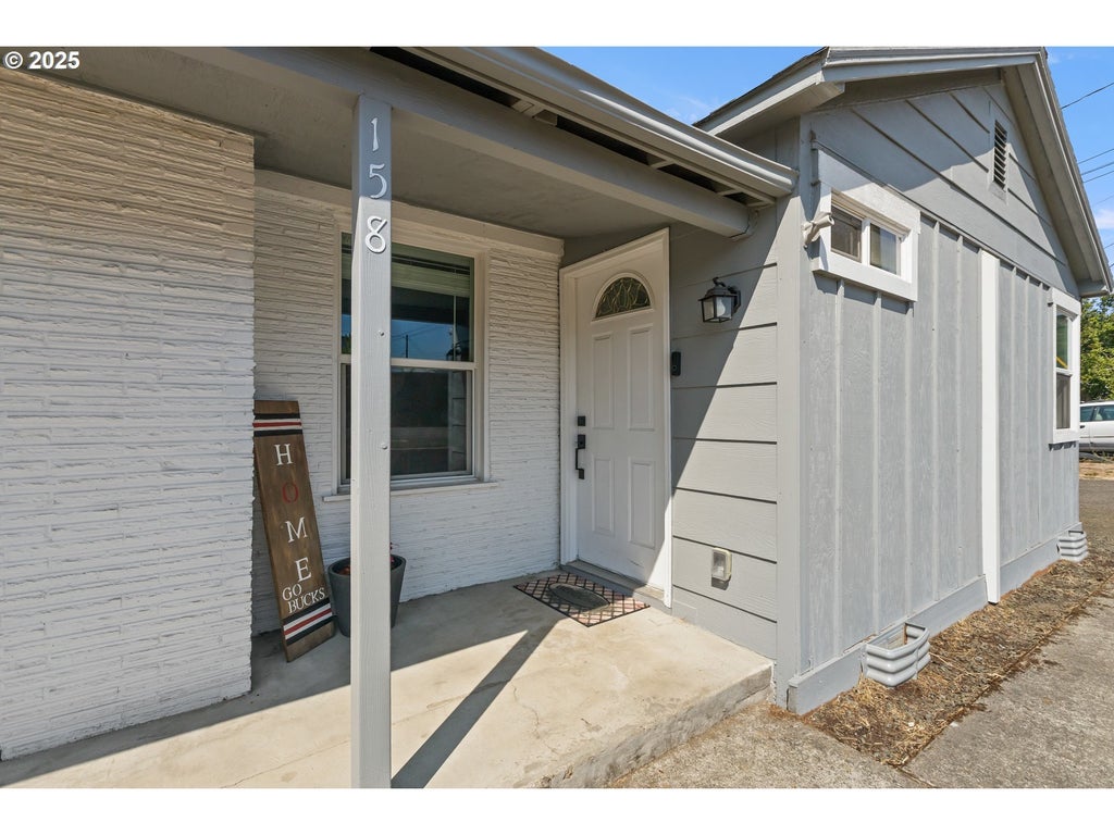 158 Ne Garrecht St, Roseburg