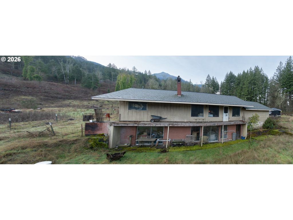 820 Se Frontage Rd, Cascade Locks