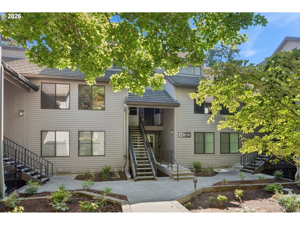 4000 Carman Dr 47, Lake Oswego