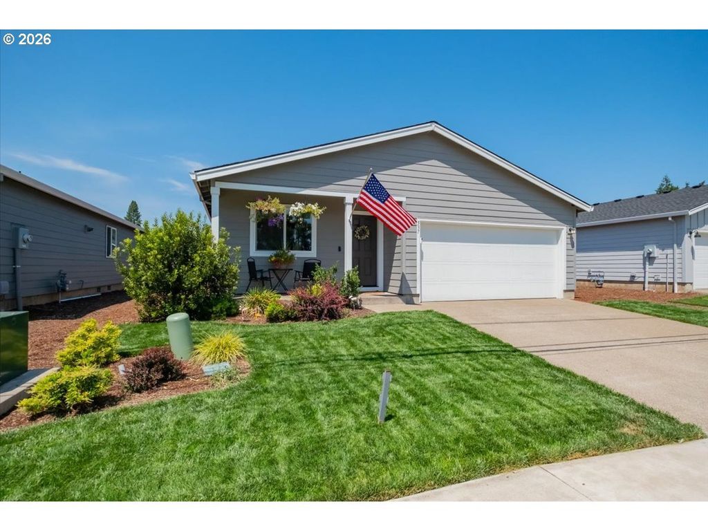 537 Russell Dr, Lebanon
