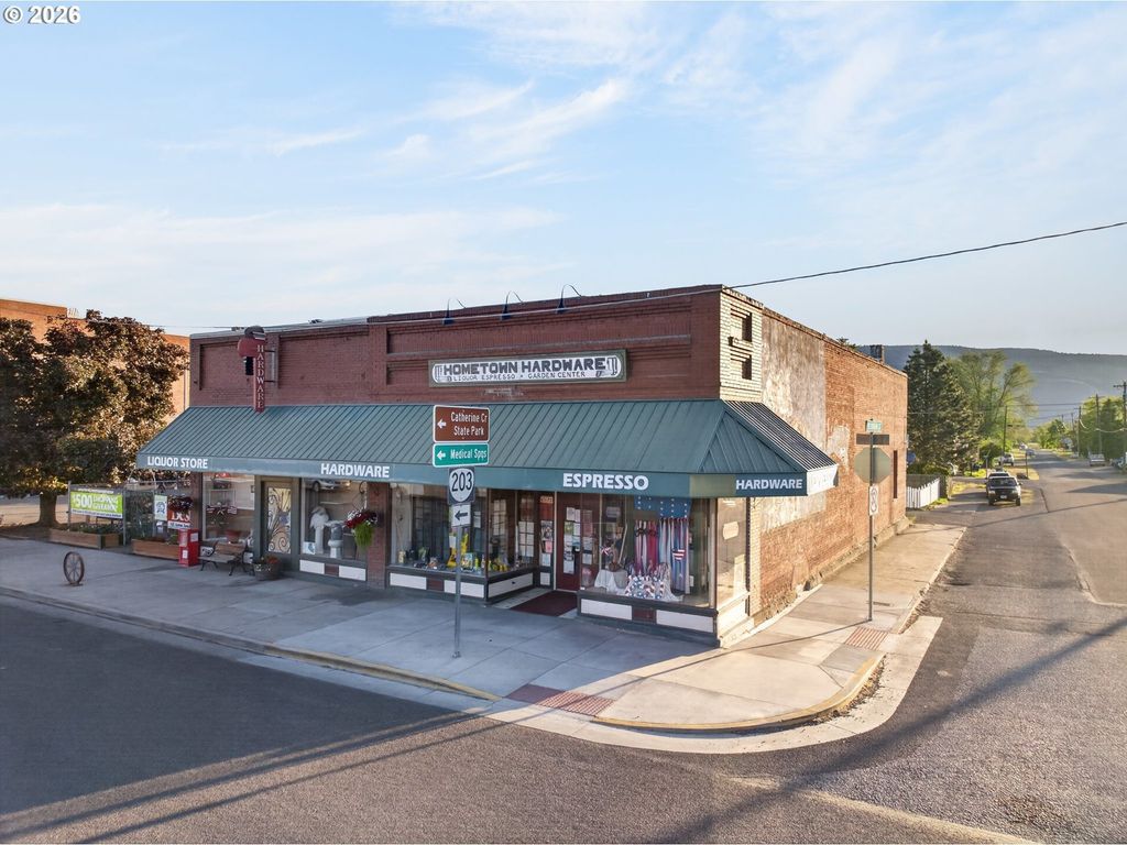 206 S Main St, Union