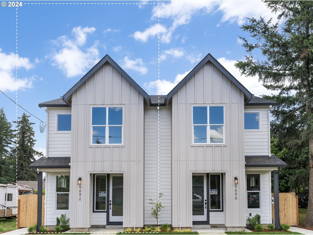 5692 Se Knapp St A, Portland