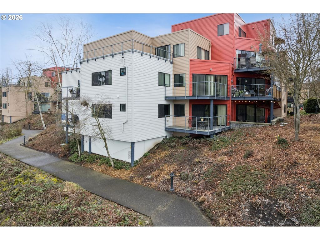 620 Nw Naito Pkwy B7, Portland