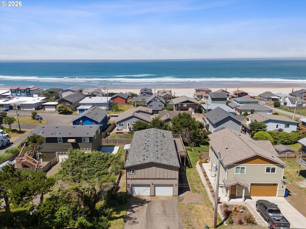 6335 Ne Neptune Dr, Lincoln City