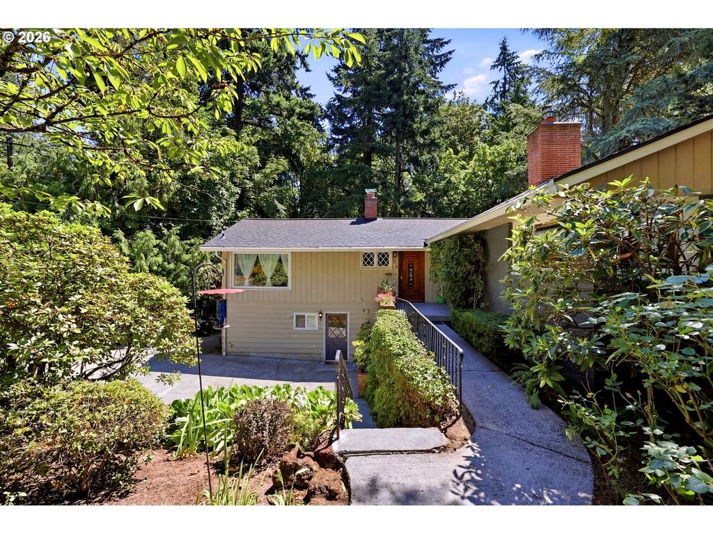 2210 Sw Broadway Dr, Portland