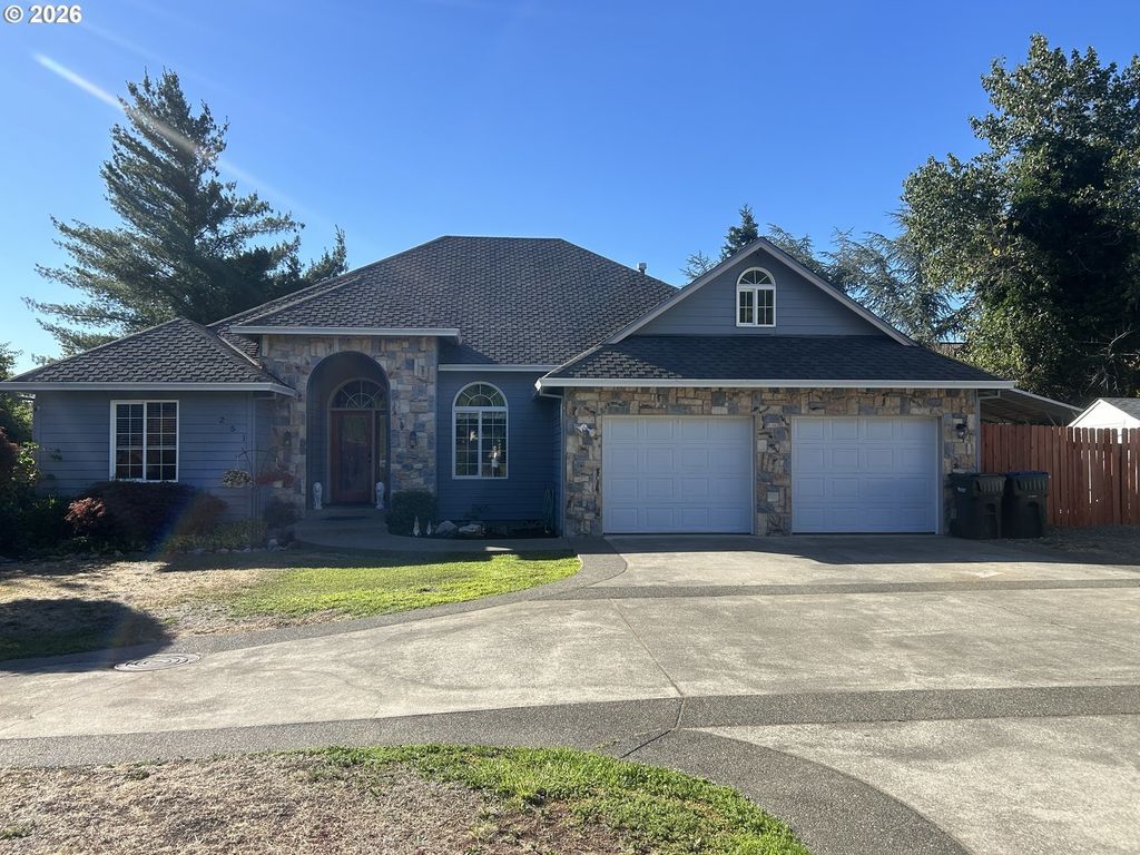 251 Martha Dr, Winchester