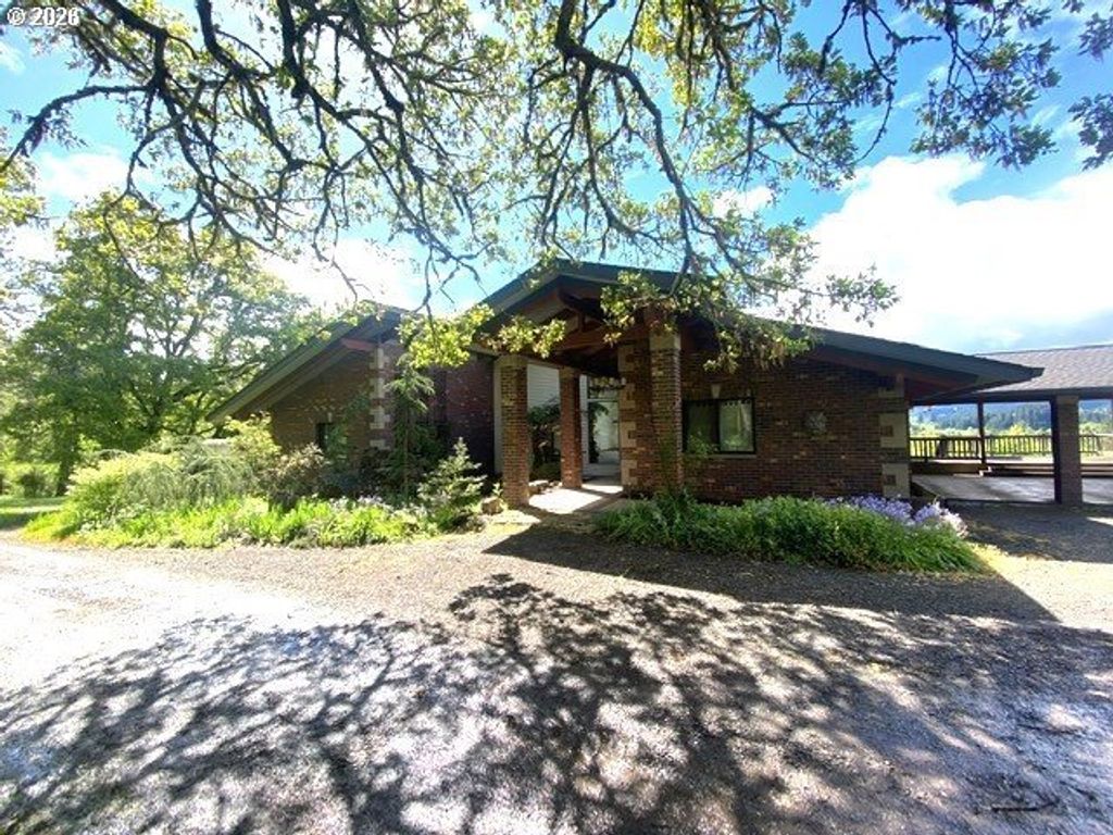 86635 Pine Grove Rd, Eugene