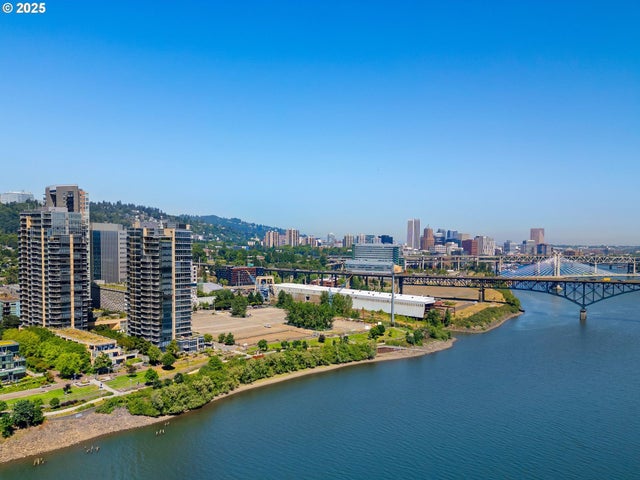 3570 S River Pkwy 805, Portland