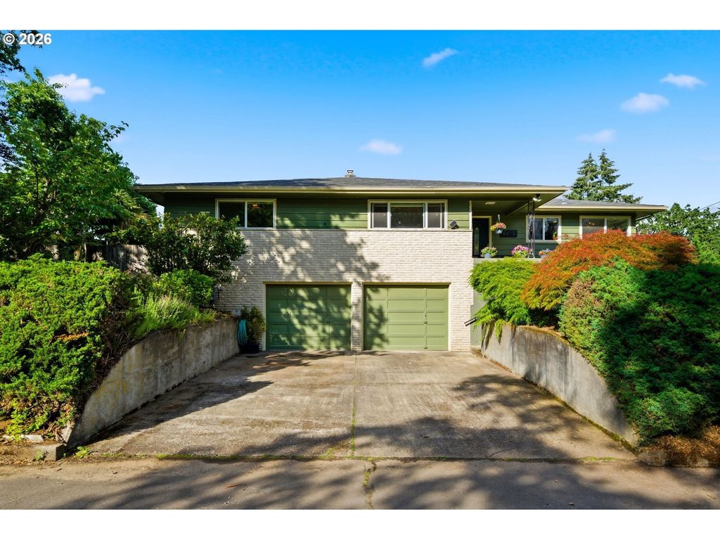 5615 First Ct, West Linn