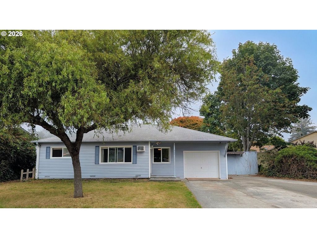 324 Spruce Dr, Brookings
