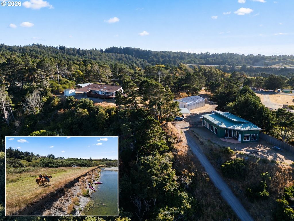 24195 Carpenterville Rd, Gold Beach