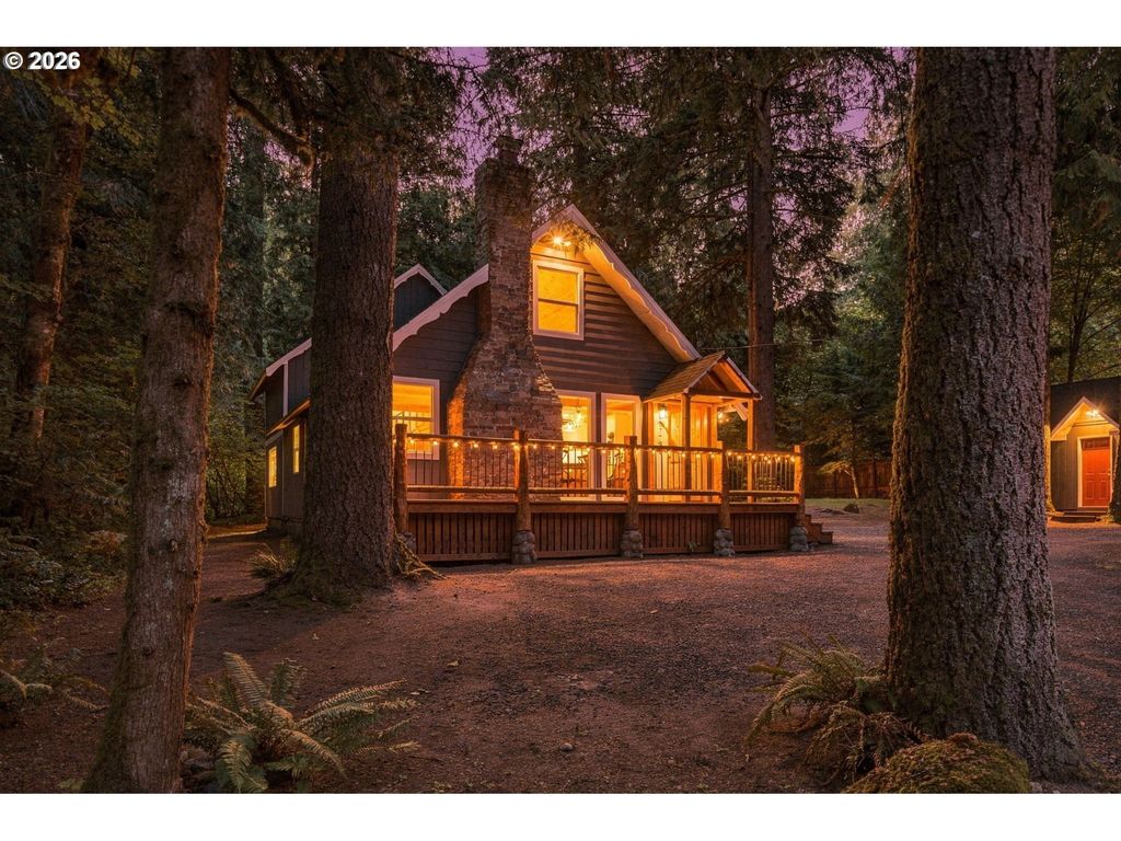 27730 E John Lake Rd, Rhododendron