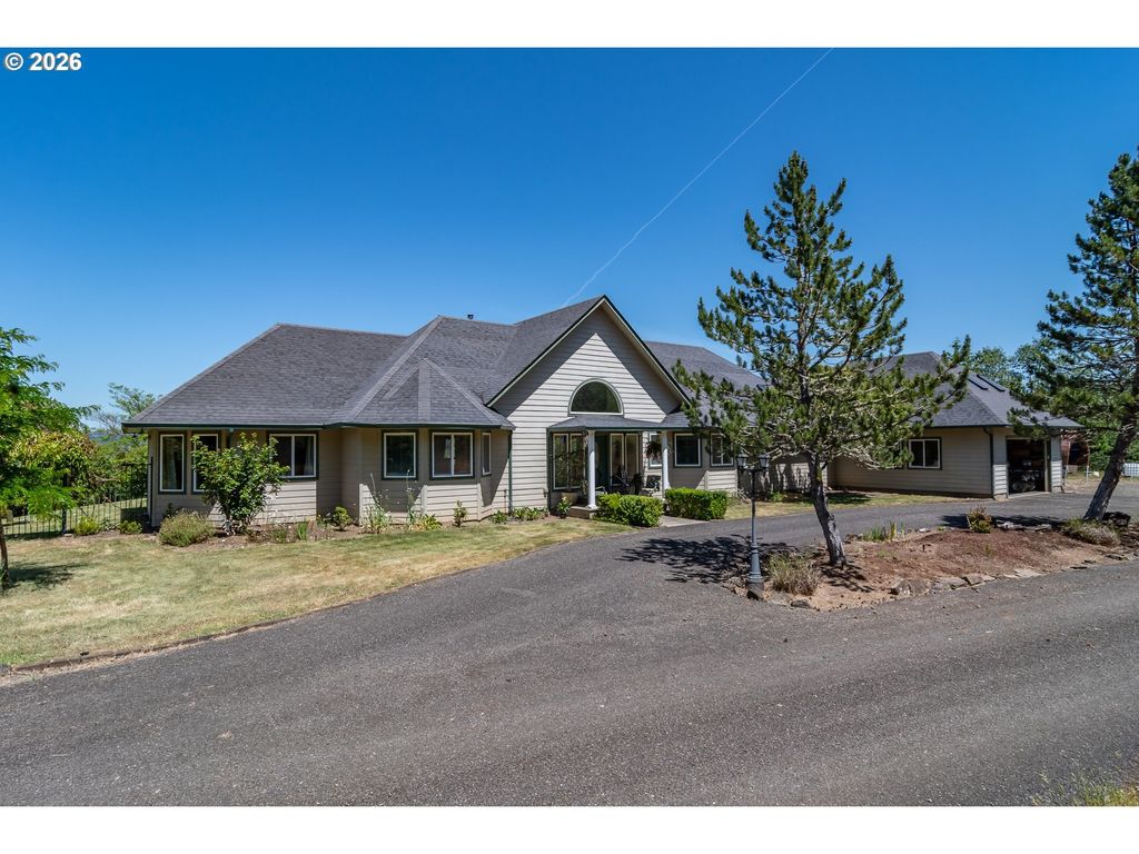 4300 Oak Hill Rd, Roseburg