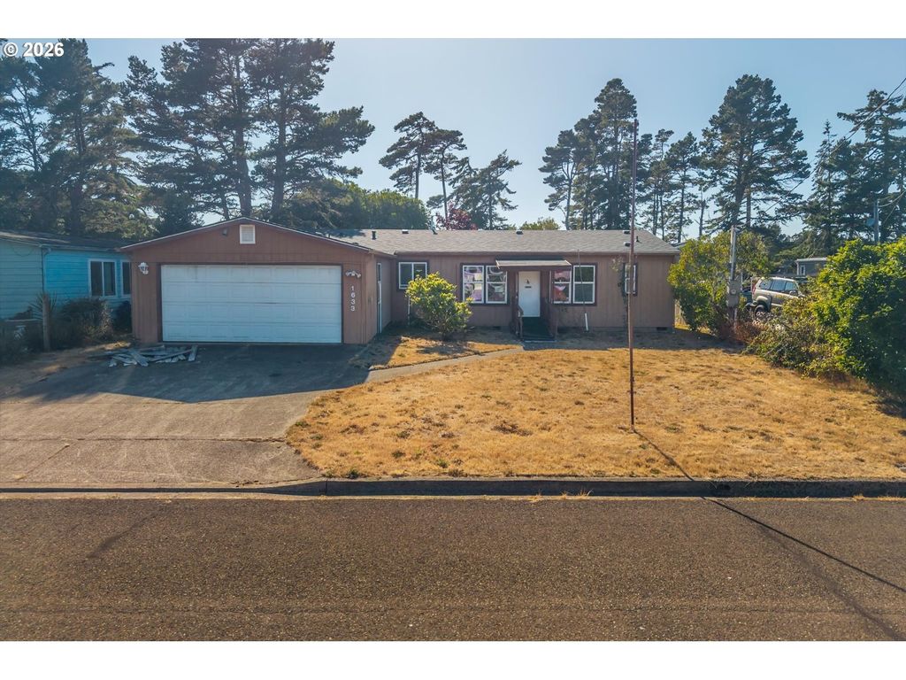1633 Maple St, Florence