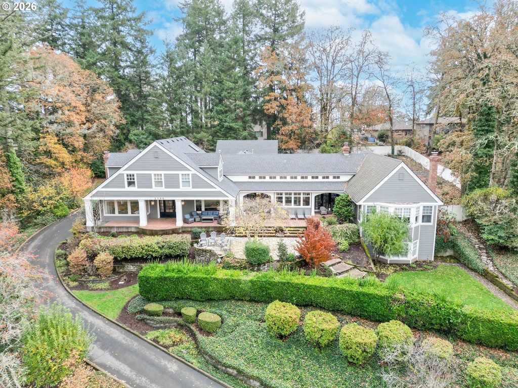 3200 Crestview Dr S, Salem