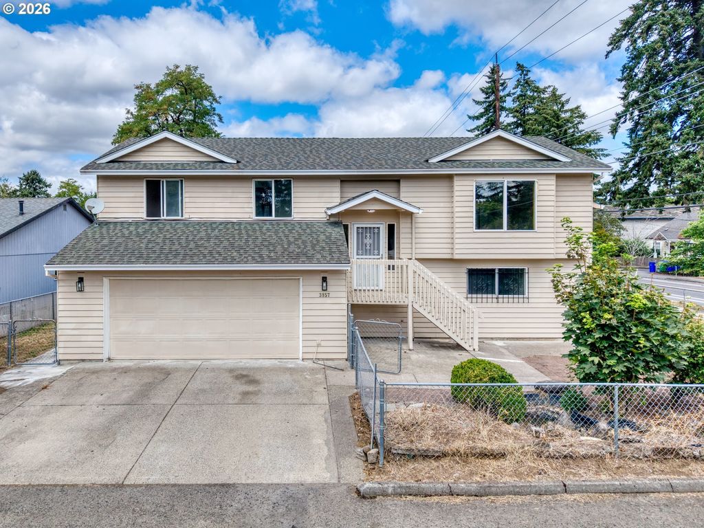 3857 Se 136th Ave, Portland