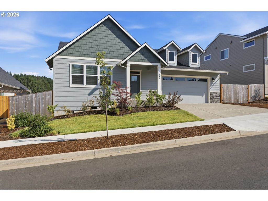 781 Riley Dr, Silverton