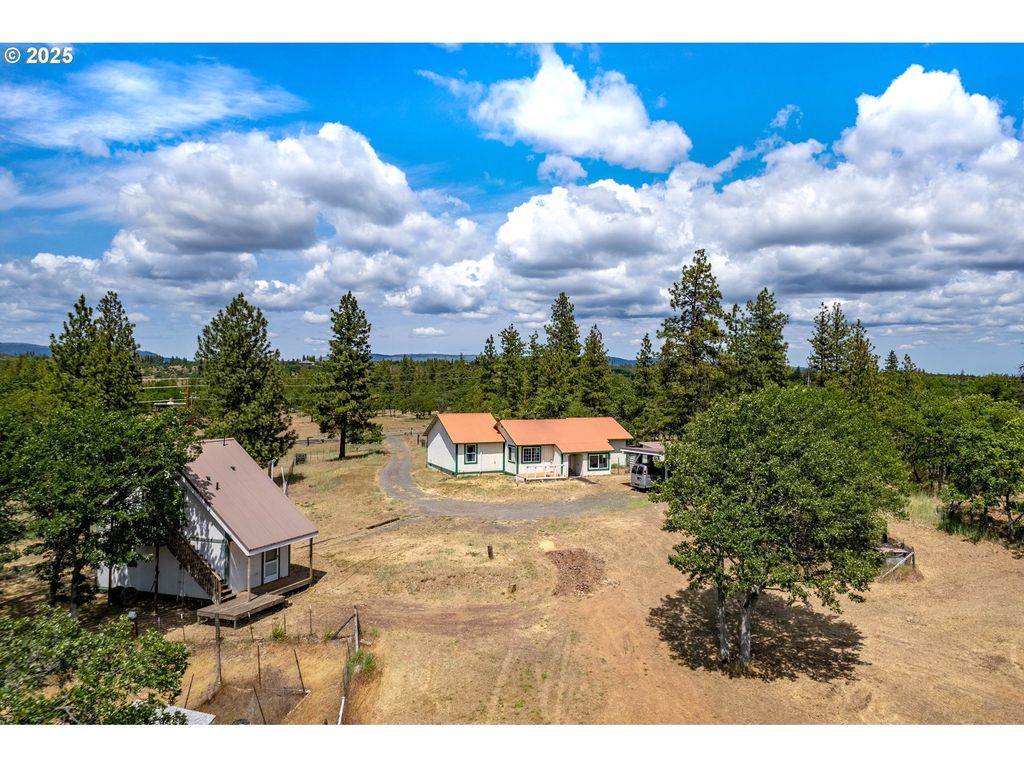 566 Woodland Rd, Goldendale