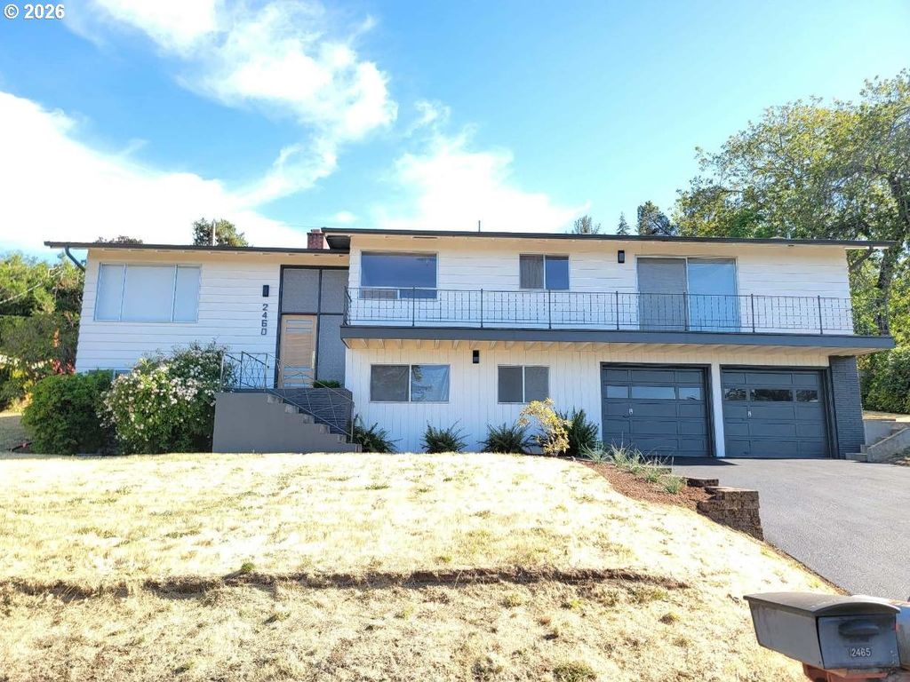2460 W 21st Ave, Eugene