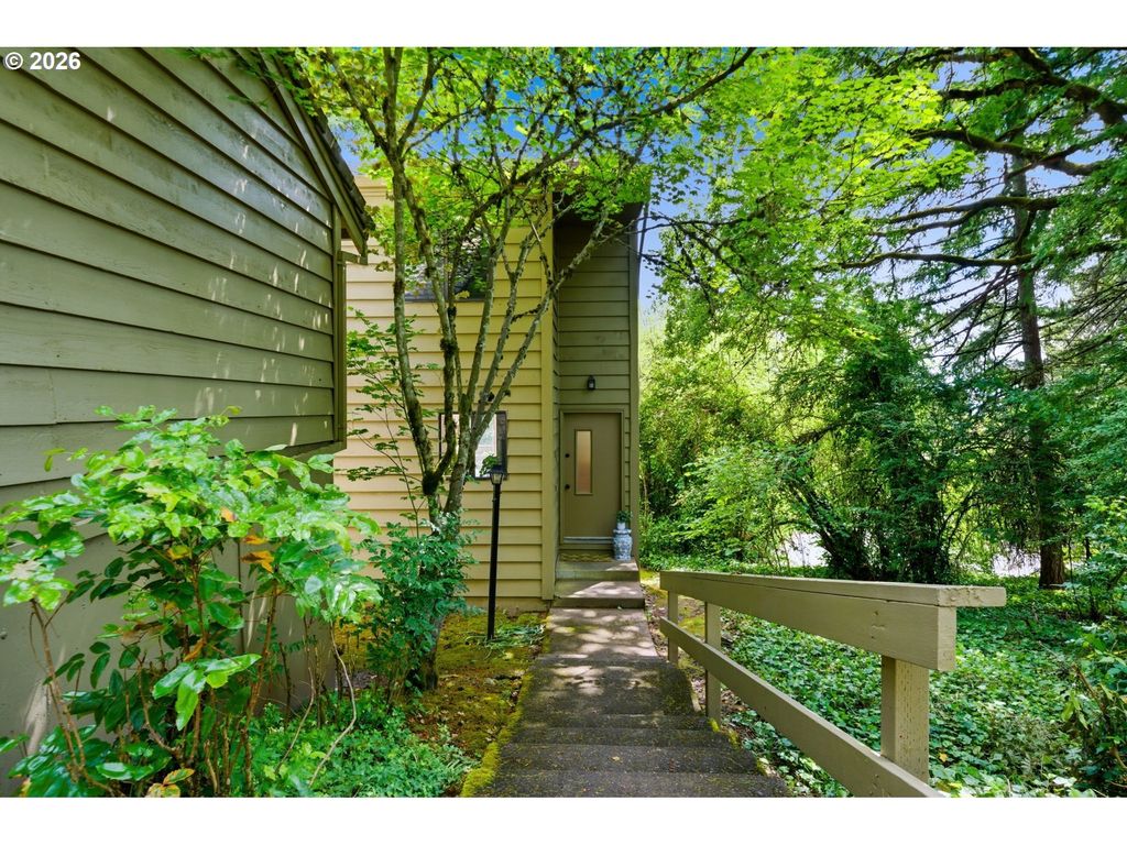 358 Cervantes Cir, Lake Oswego