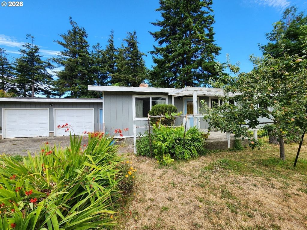 2537 Port Orford Loop, Port Orford