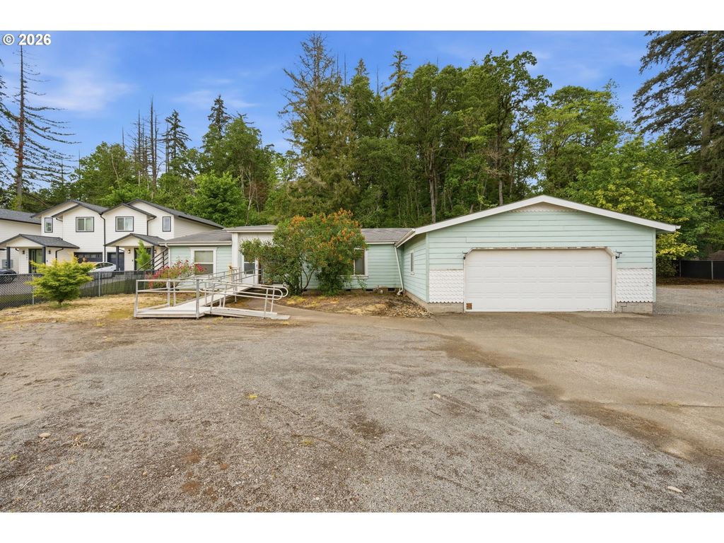 1485 E Santiam St, Stayton