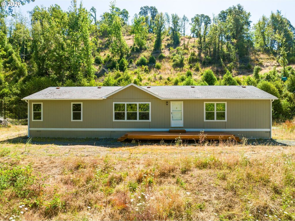 20191 Highway 42, Myrtle Point