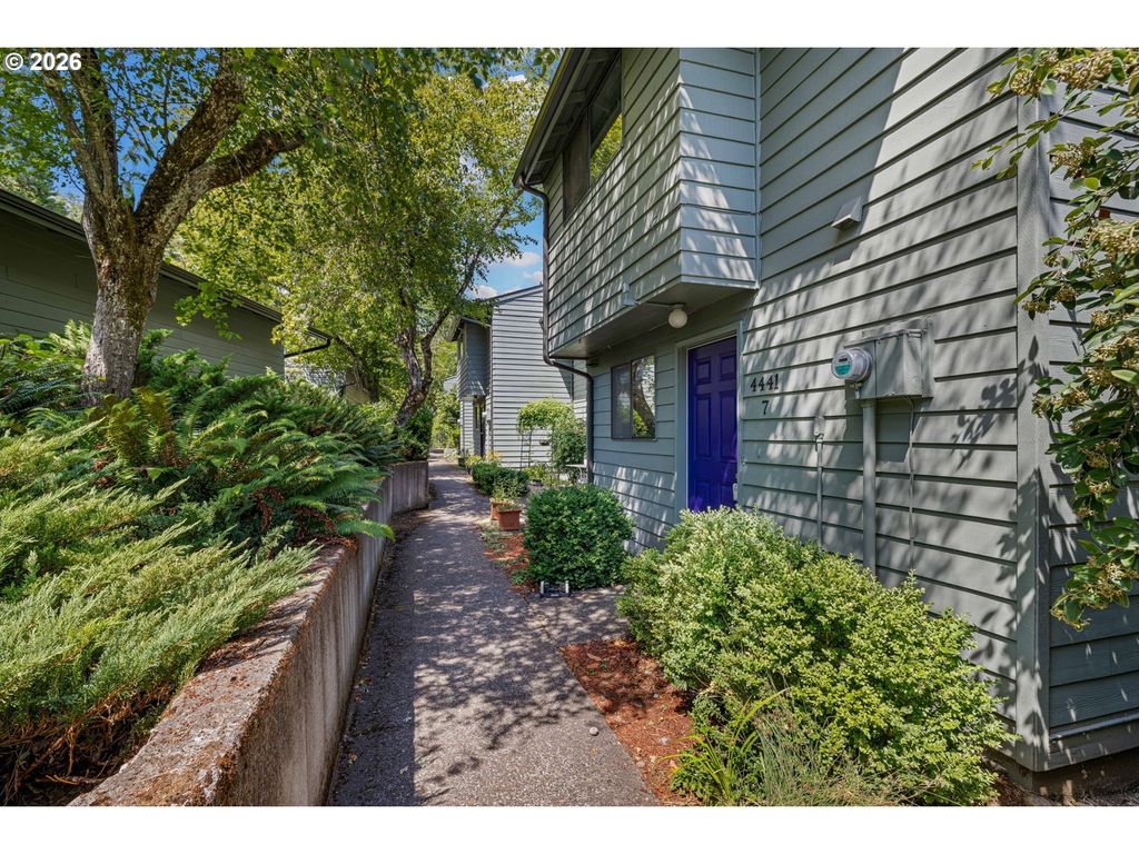 4441 Fox Hollow Rd 7, Eugene