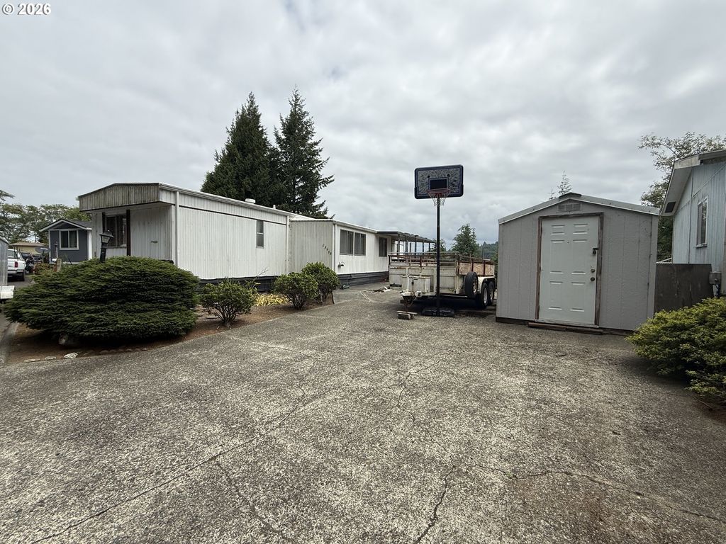 63659 Clear View Dr, Coos Bay