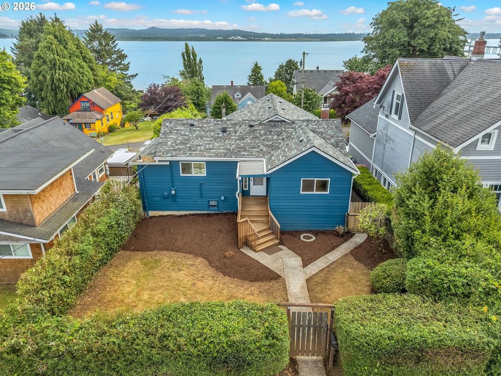 758 Florence Ave, Astoria