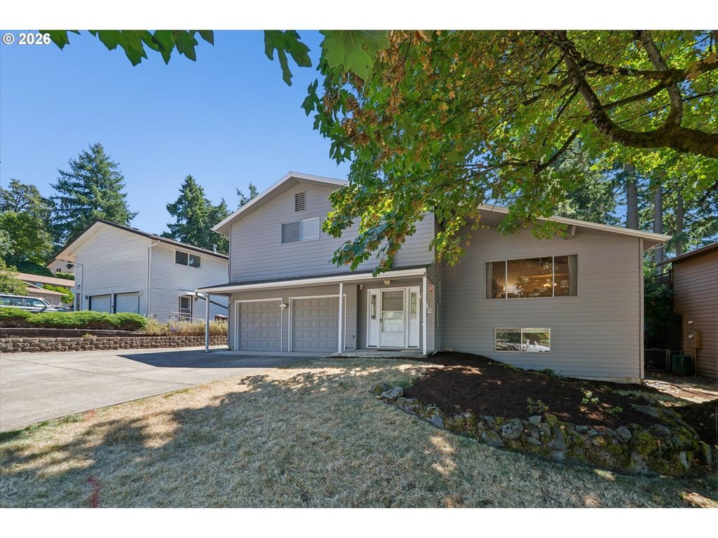 6642 Oakridge Dr, Gladstone