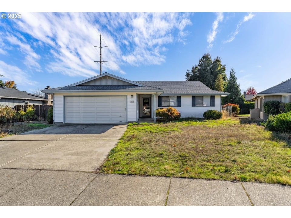 3046 Crystal Mountain Ave, Medford