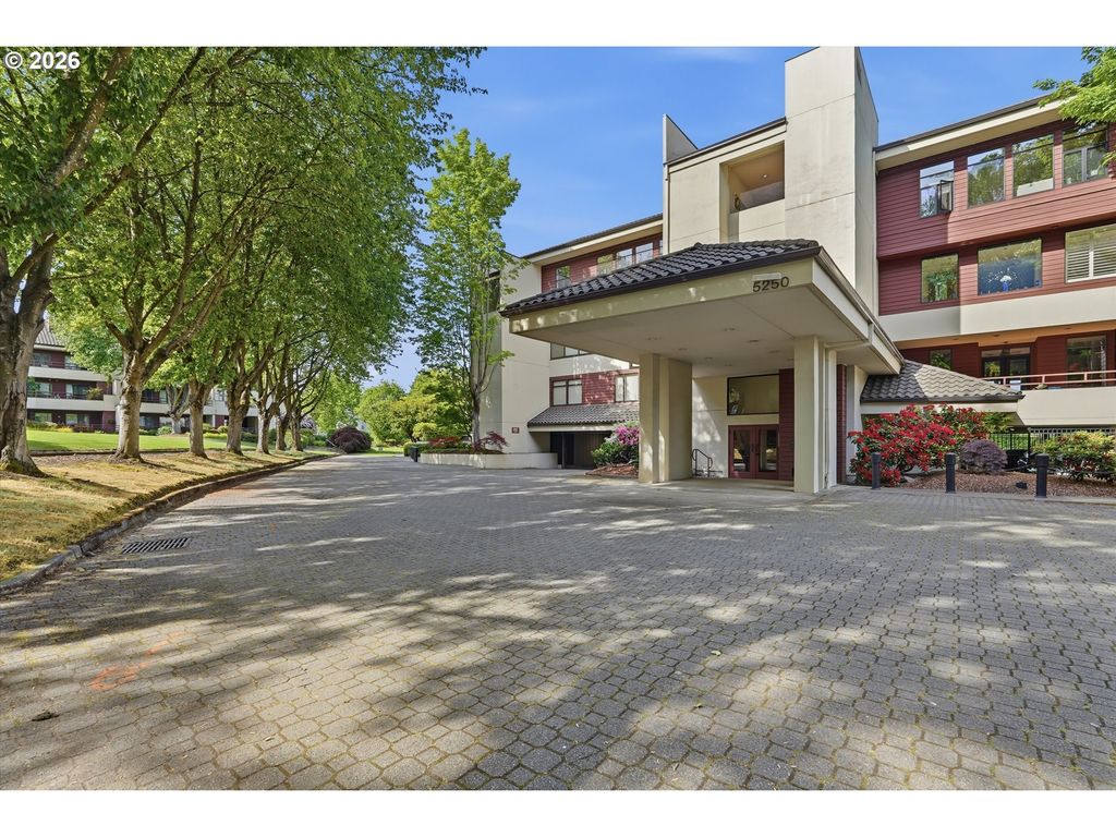 5250 S Landing Dr 308, Portland