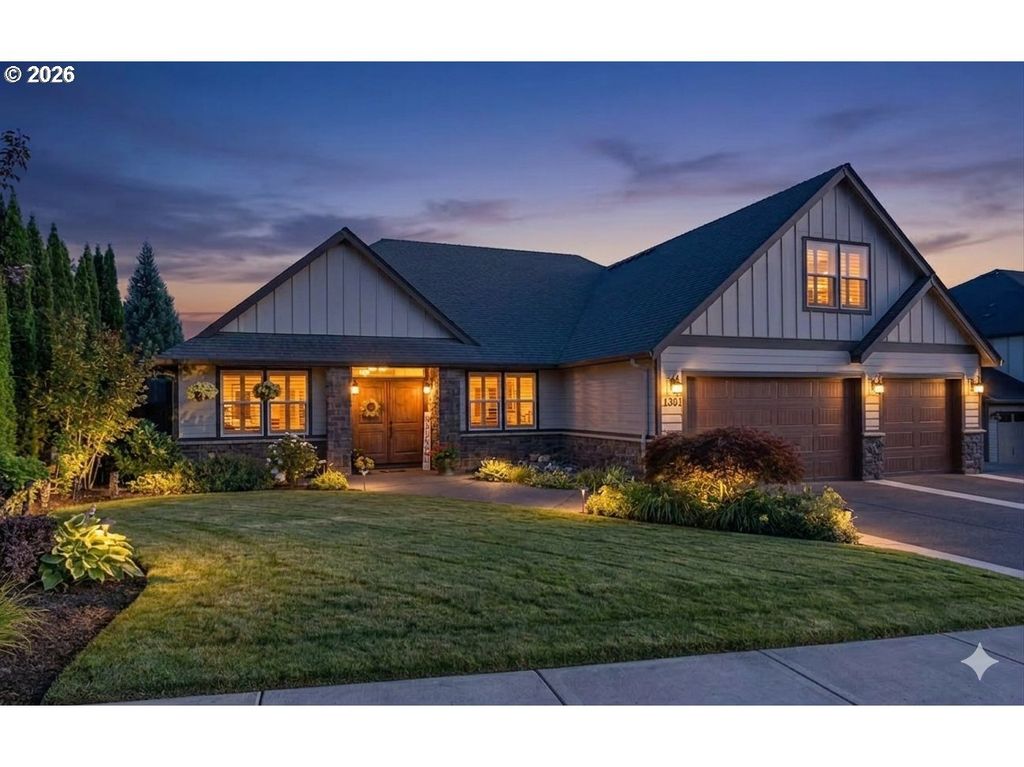 1301 S Great Blue Rd, Ridgefield